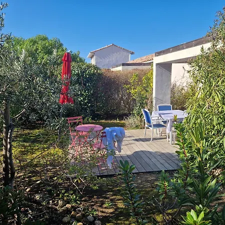 Charmante 4 Pers Piscine Terrasse 600 M De La Holiday home Belgodere (Corsica)