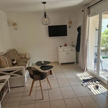 Charmante 4 Pers Piscine Terrasse 600 M De La Holiday home Belgodere (Corsica)